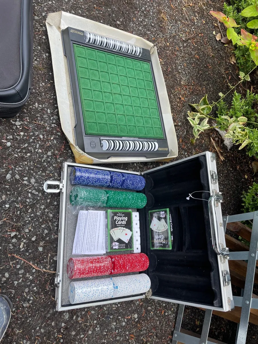 Looker chip etc board games - Image 1