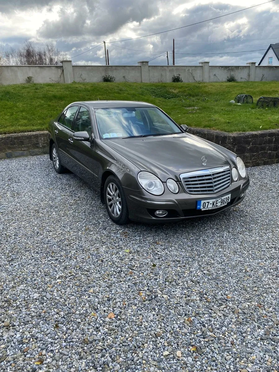 Mercedes - Image 1