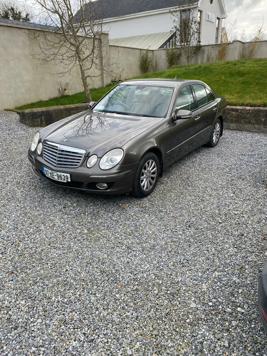 Mercedes - Image 2