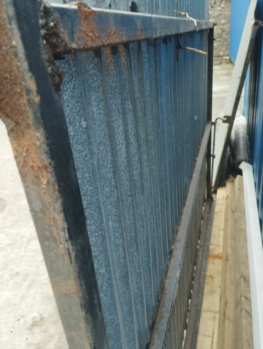Gates - Image 2