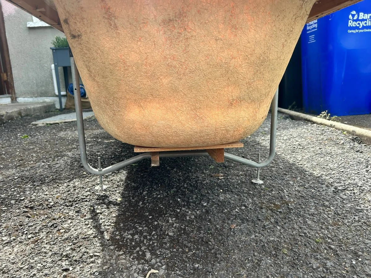 Vintage 1970s Pink Bathtub - Image 4