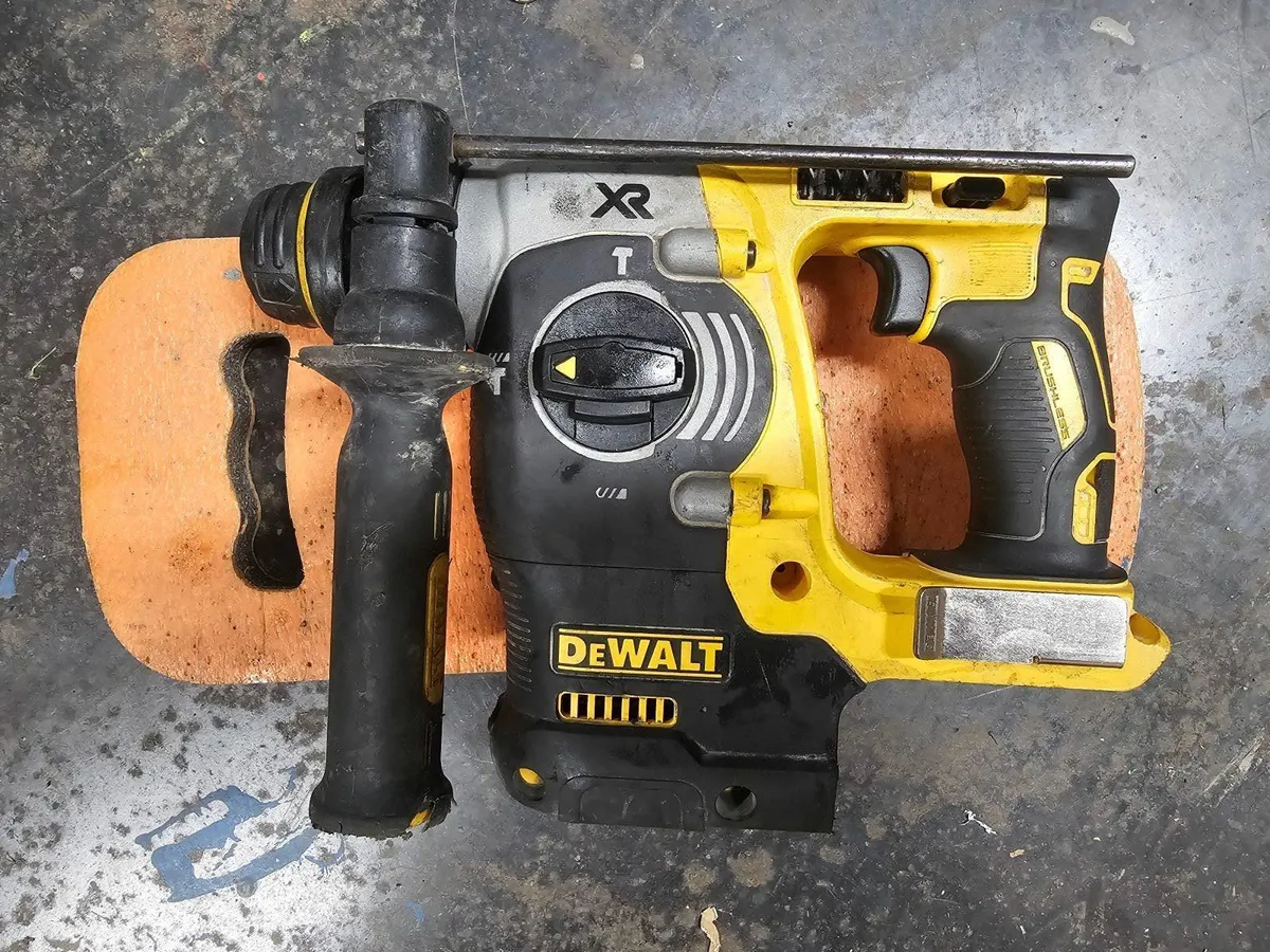 Dewalt dch273 sds €170