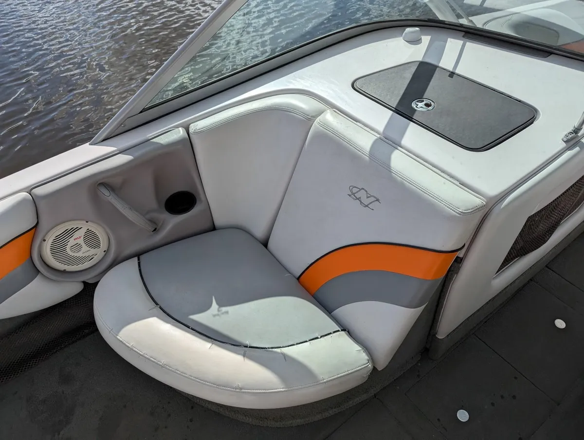 Ski Nautique Boat - Image 2