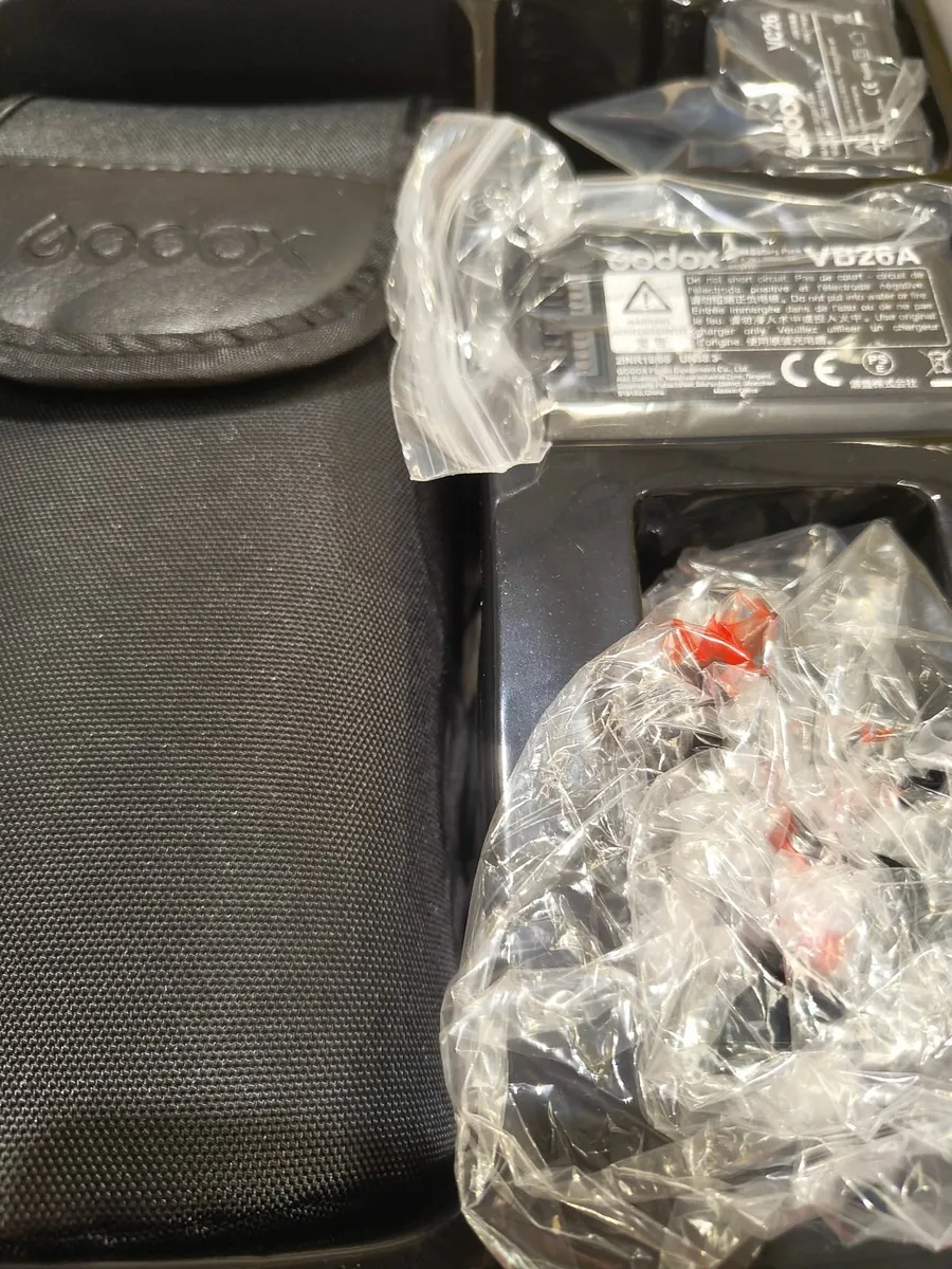 Brand New Godox V860iii Flash Kit For Nikon - Image 2