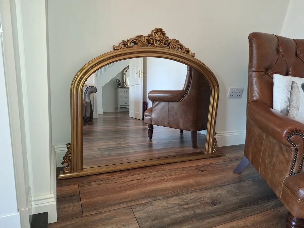 Gold arch over mantle mirror - Image 3