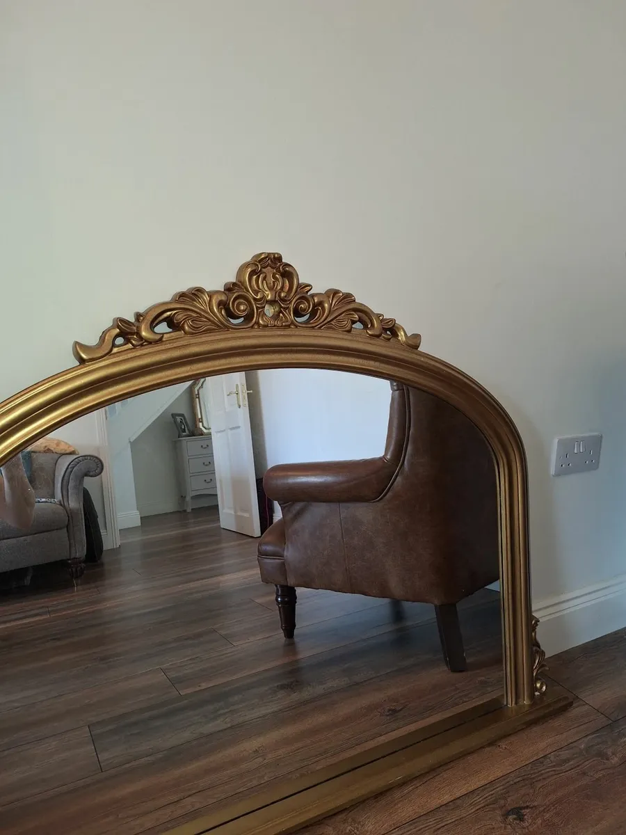 Gold arch over mantle mirror - Image 4