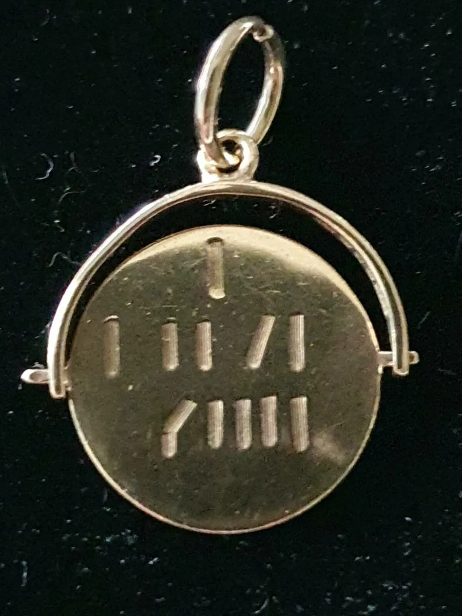 Vintage 9ct Gold "I Love You" Spinner Necklace - Image 1