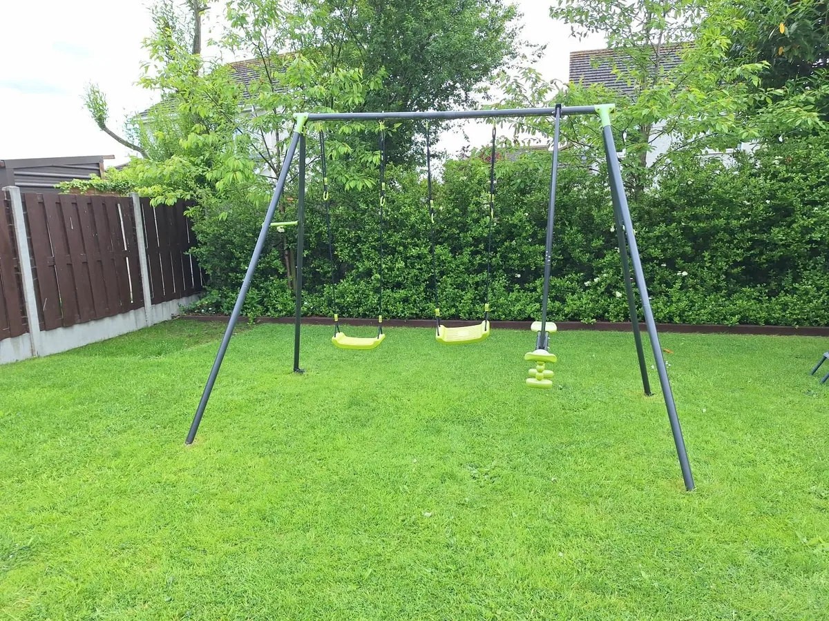 Swing  set great condition - Image 4