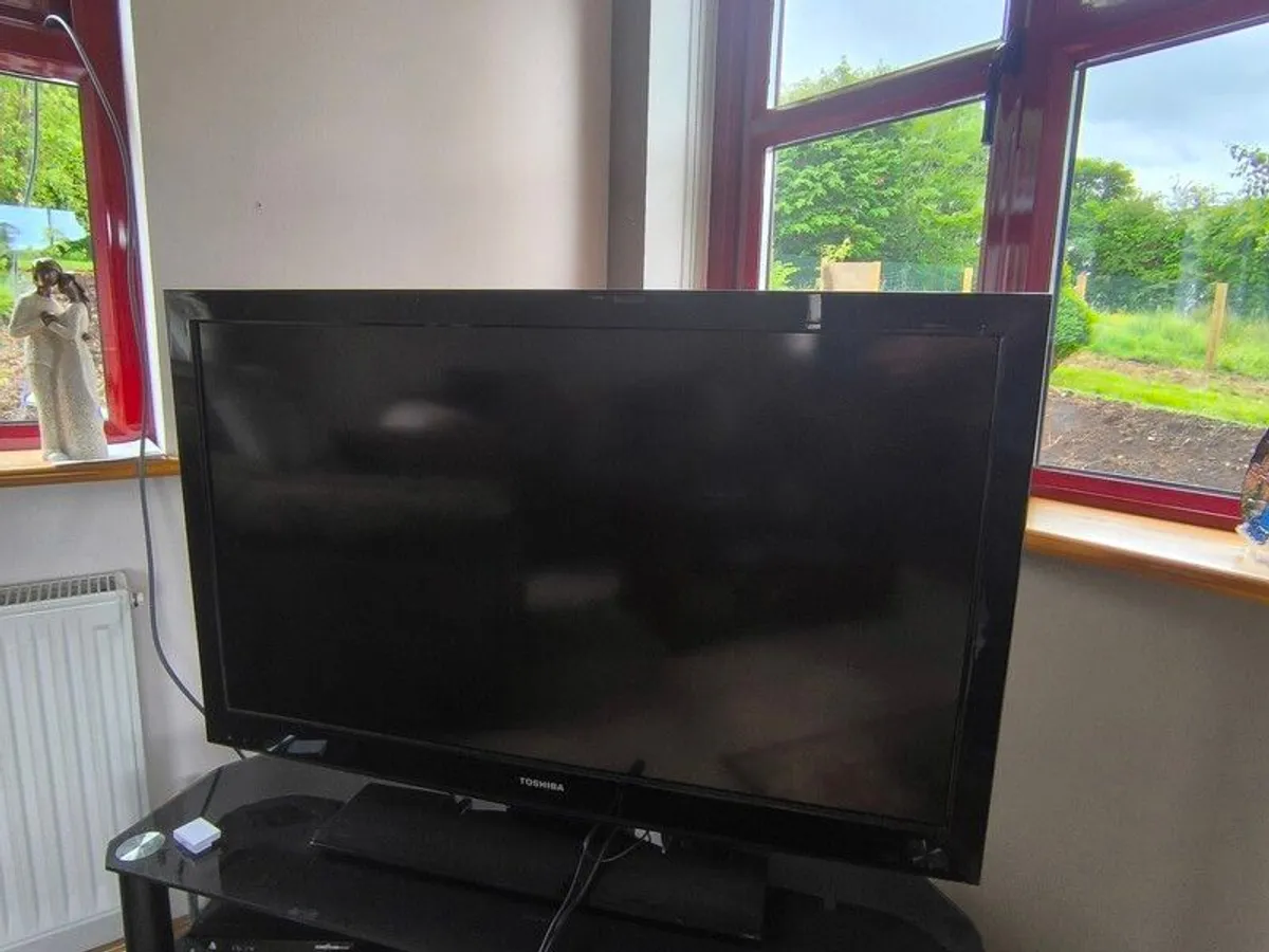Toshiba 43" TV - Image 1