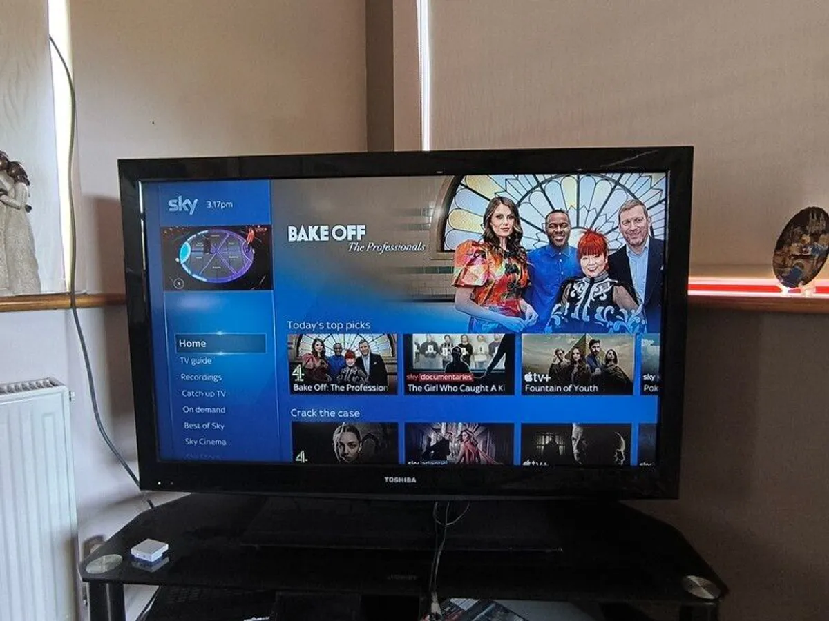 Toshiba 43" TV - Image 2
