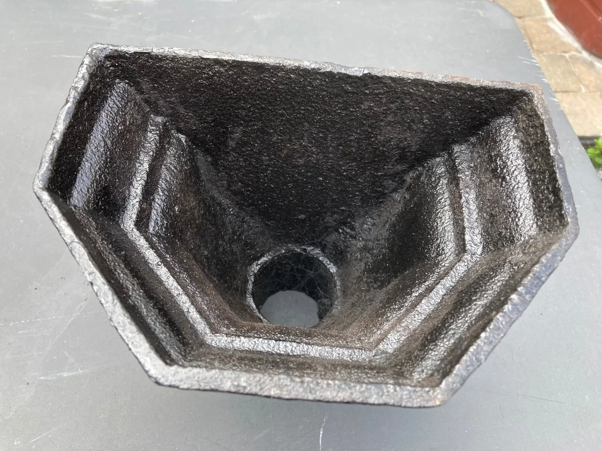 Victorian Cast Iron Hopper - Image 1