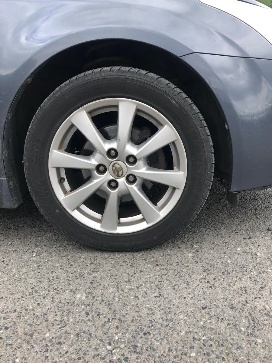 Toyota Avensis - Image 2