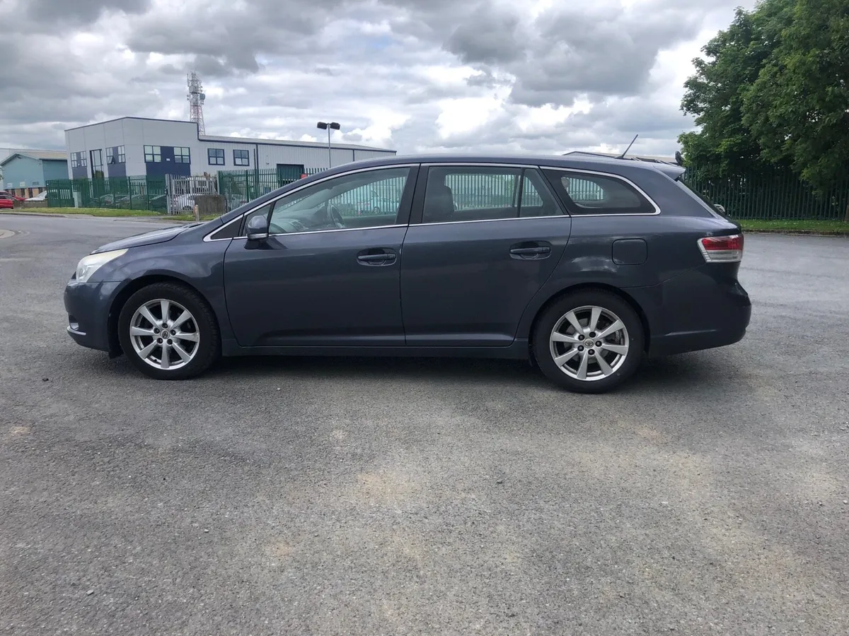 Toyota Avensis - Image 3