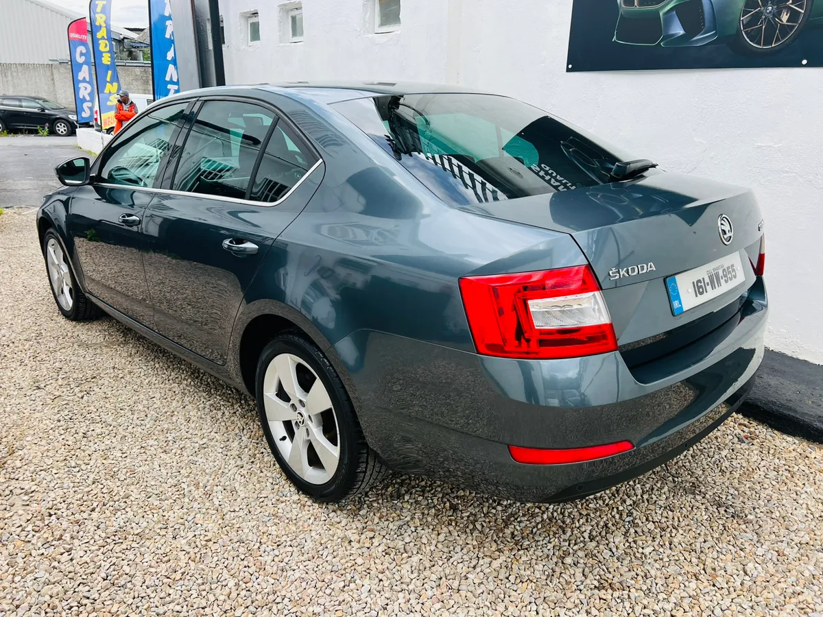 2016 Skoda Octavia 1.6 Tdi Elegance 1 owner - Image 4