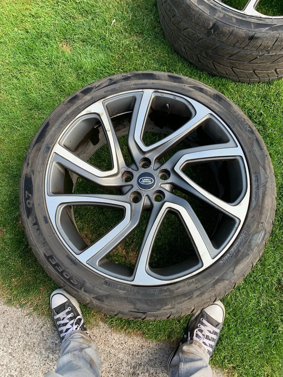 22” Range Rover/Discovery wheels with tyres - Image 2