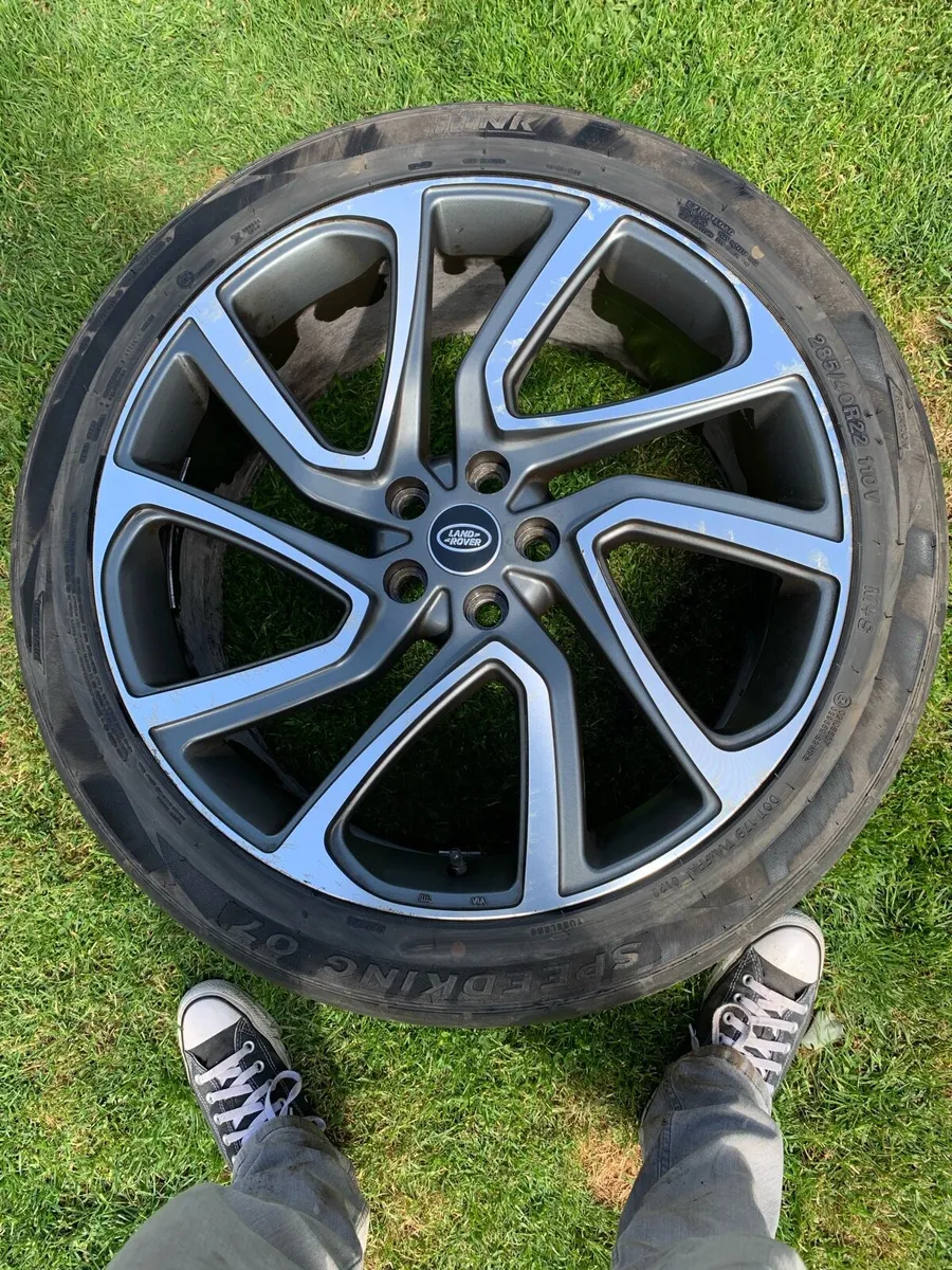 22” Range Rover/Discovery wheels with tyres - Image 3
