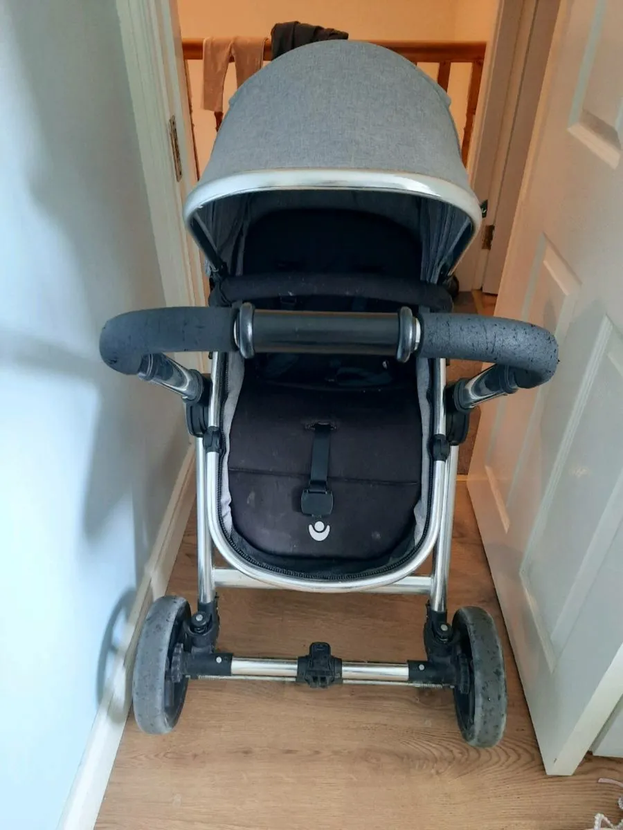 Buggy with car seat - Image 1