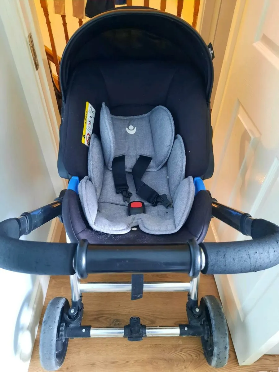 Buggy with car seat - Image 2