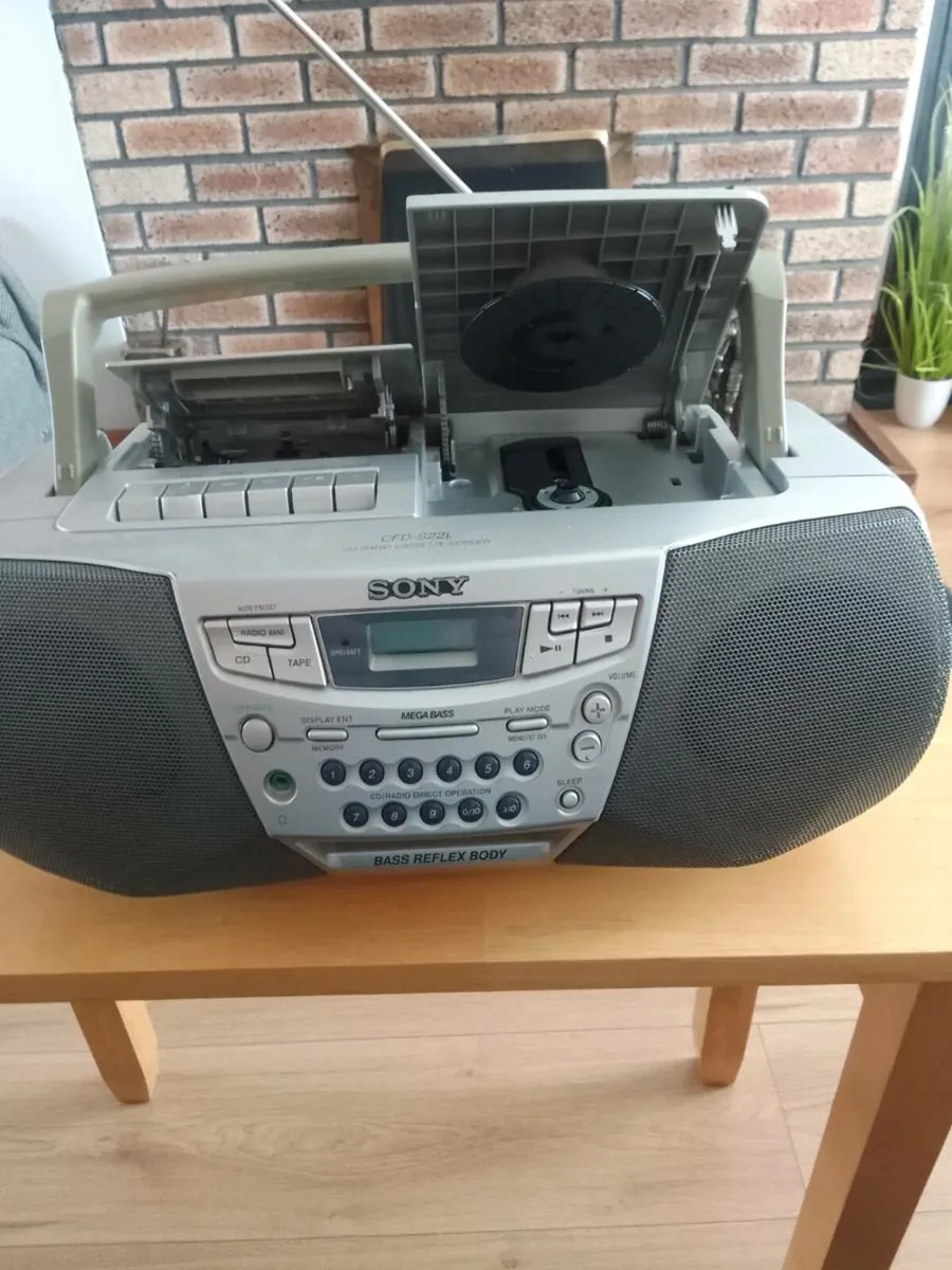 Radio - Image 3