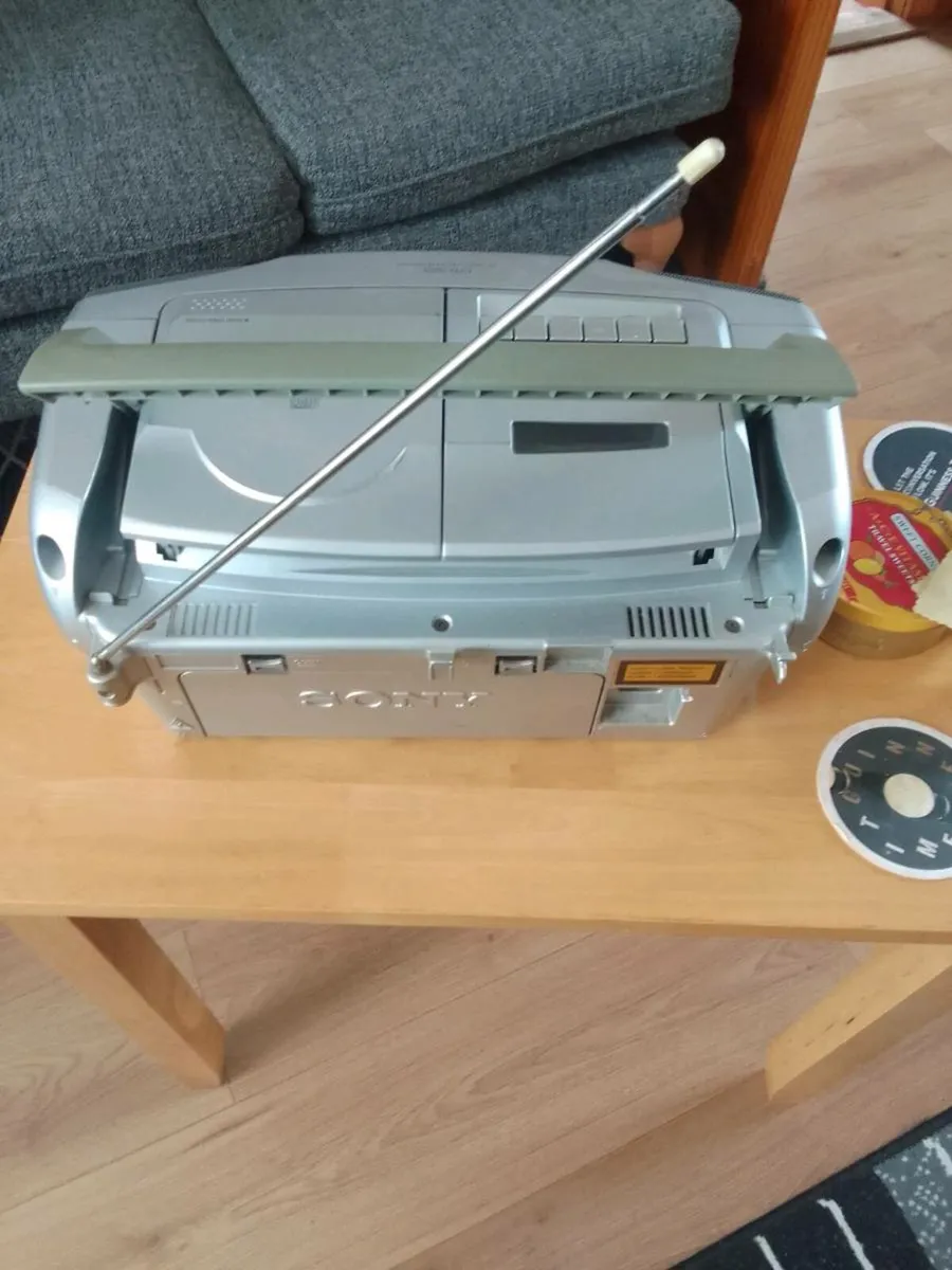 Radio - Image 4