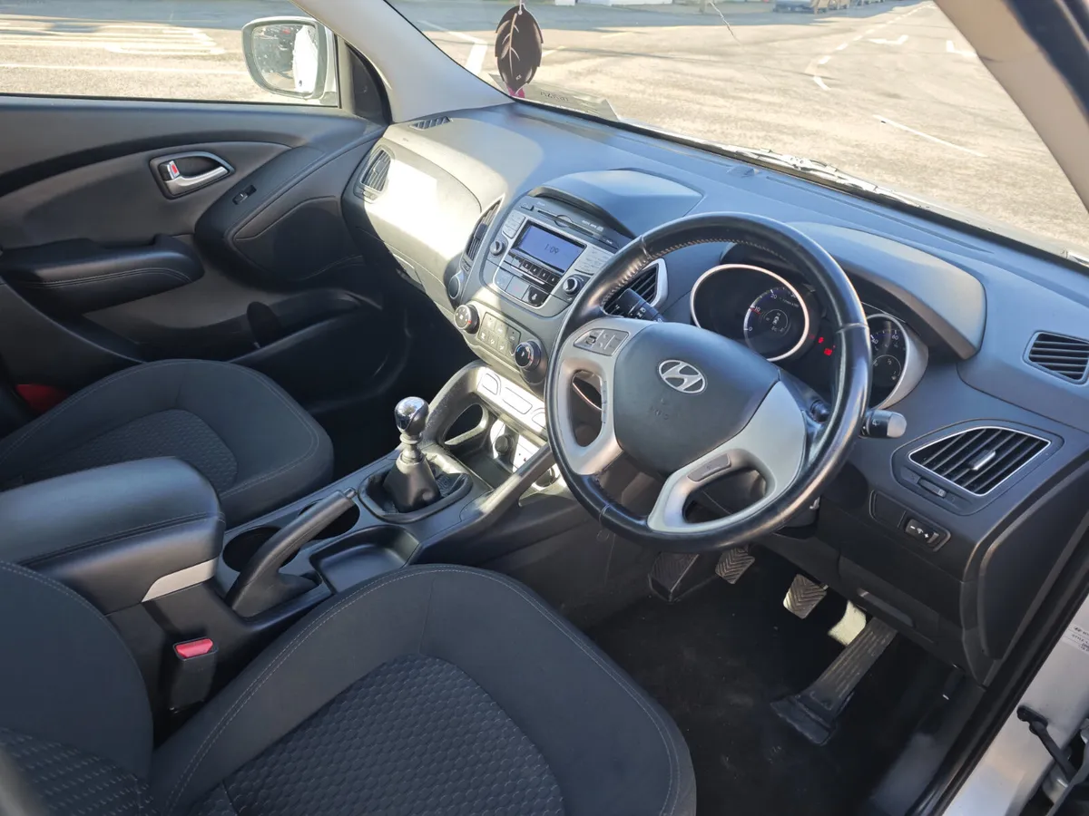 Hyundai ix35 2013 1.7 Diesel Celebration LE 2WD 11 - Image 4