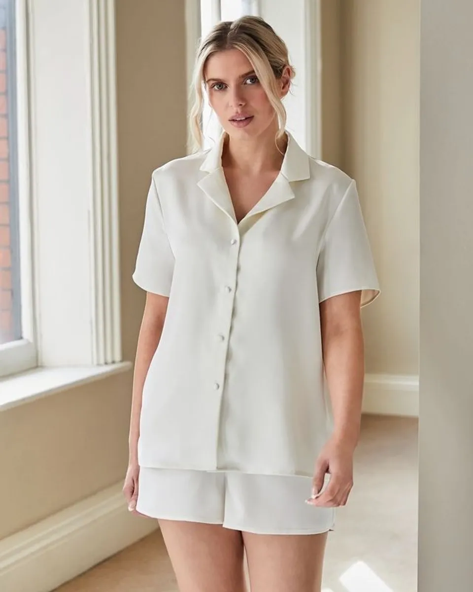 Bridal short pyjamas size 8-10 - Image 1