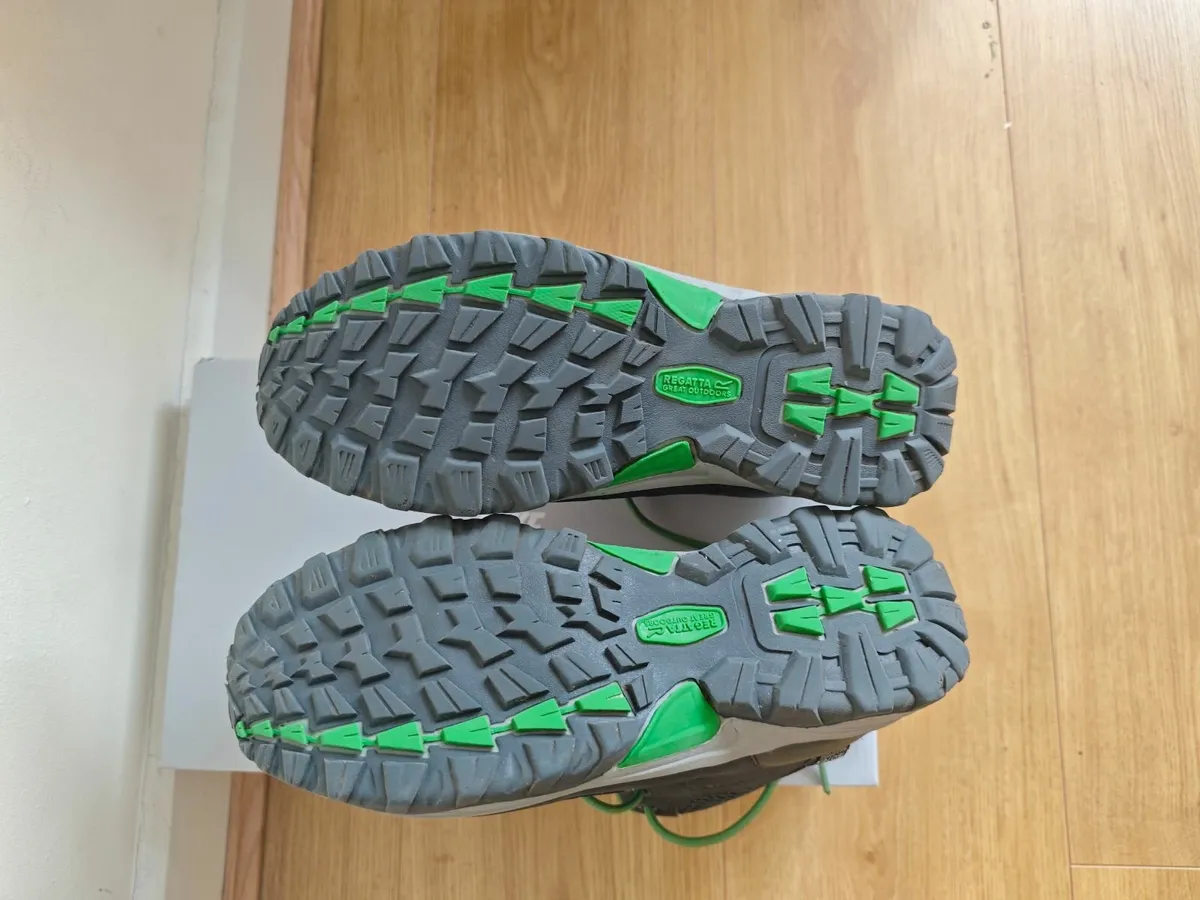 Regatta Holcombe Waterproof Mid Walking Boots - Image 3