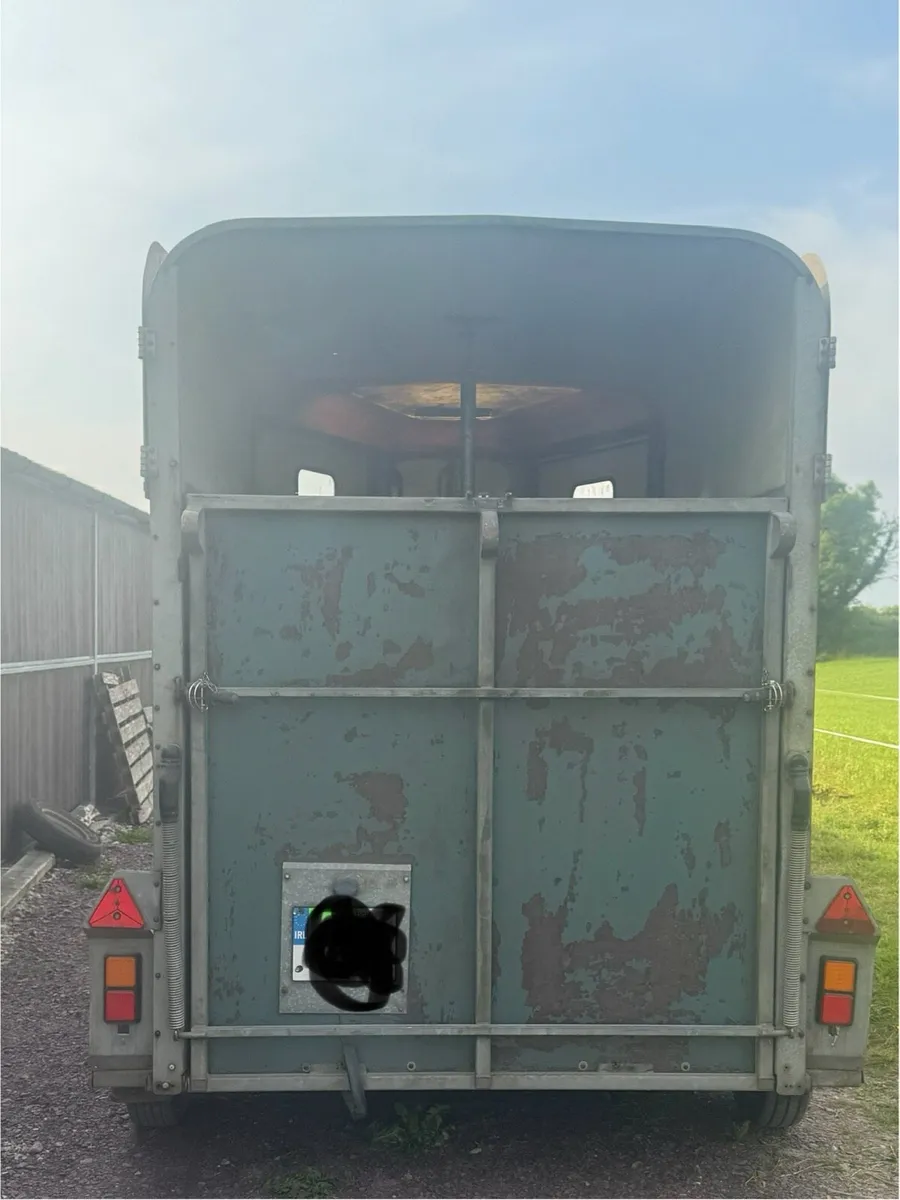 Horse box - Image 2