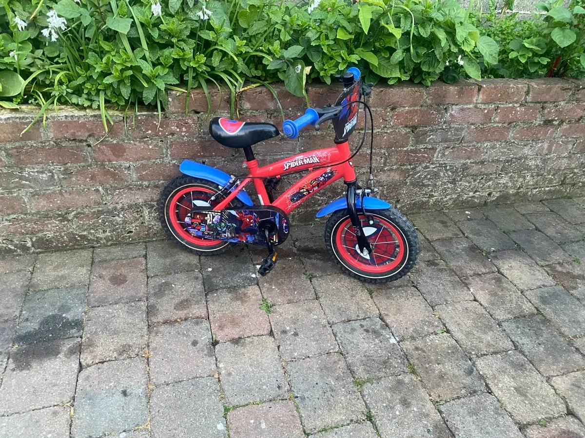 Spider man Bike in great condition 100% - Image 2