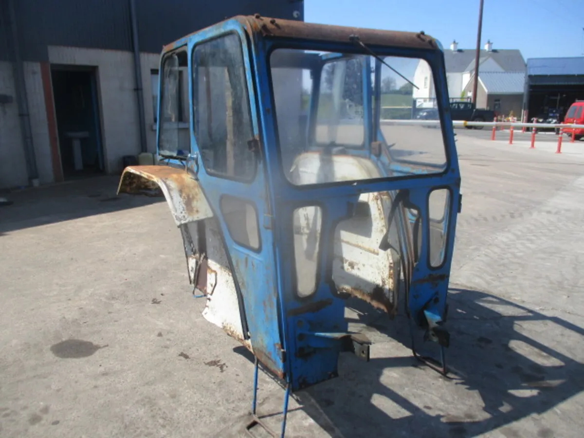 Ford 4000 4600 5000 7000 Cab - Image 1