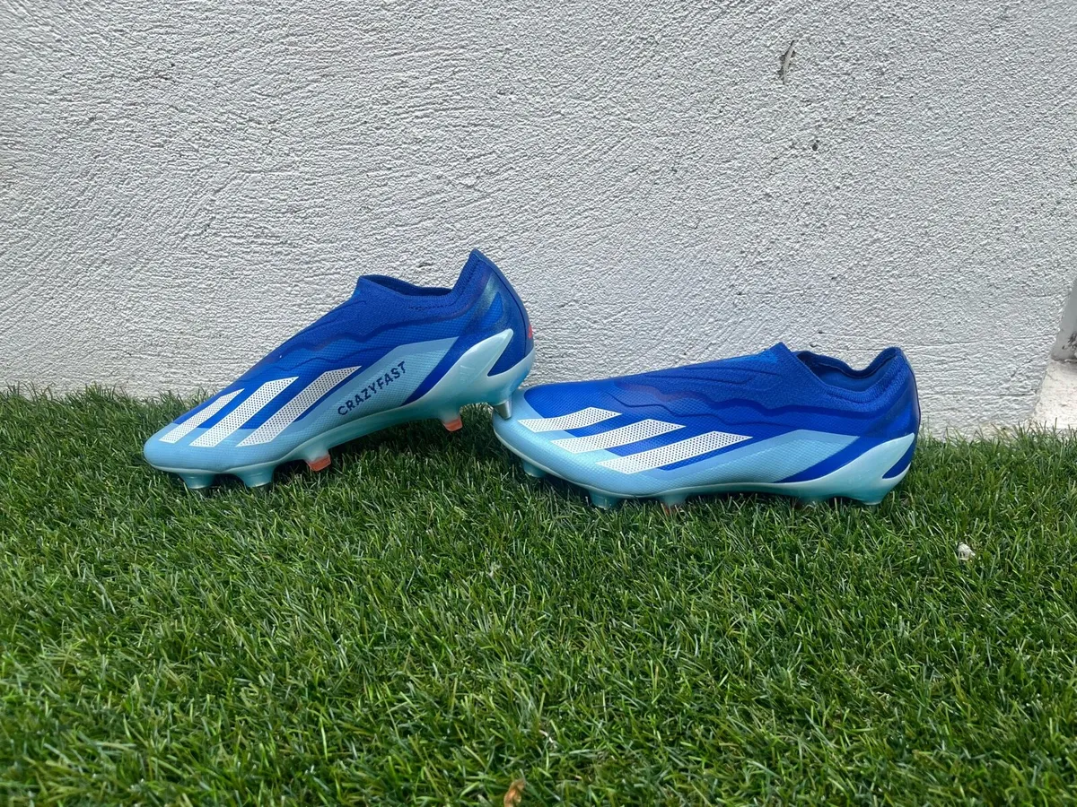 Football boots - Image 1