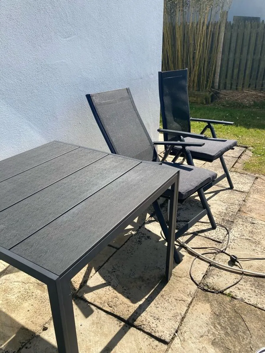 Garden table and 2 reclining chairs from JYSK - Image 1