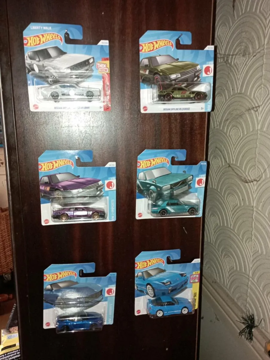 HOT WHEELS NISSAN DIE-CAST MODLES CARS - Image 1