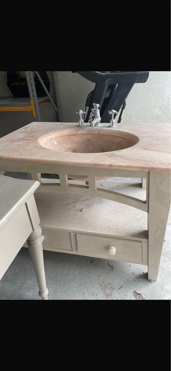 Sink - Image 1