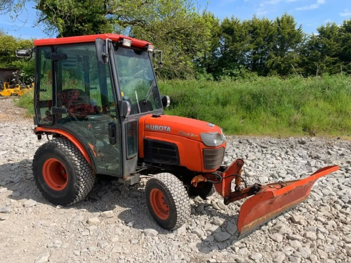 KUBOTA B2530 4WD COMPACT TRACTOR - Image 1