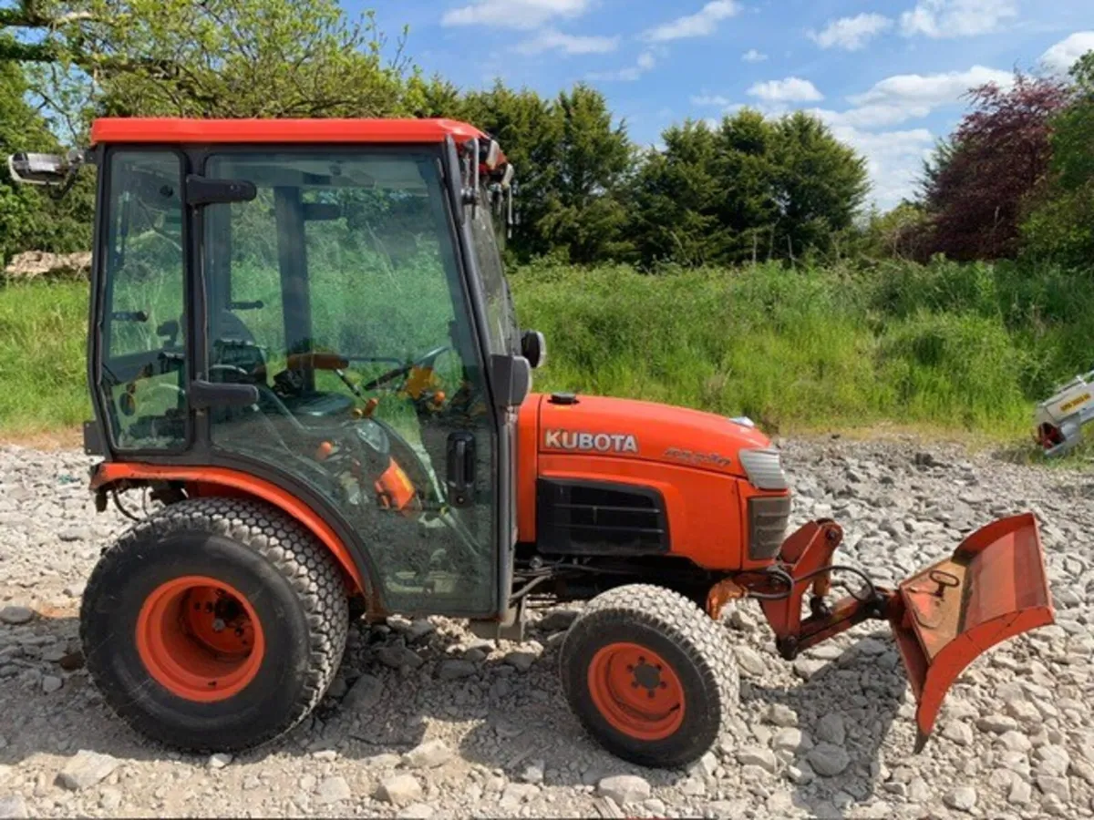 KUBOTA B2530 4WD COMPACT TRACTOR - Image 2