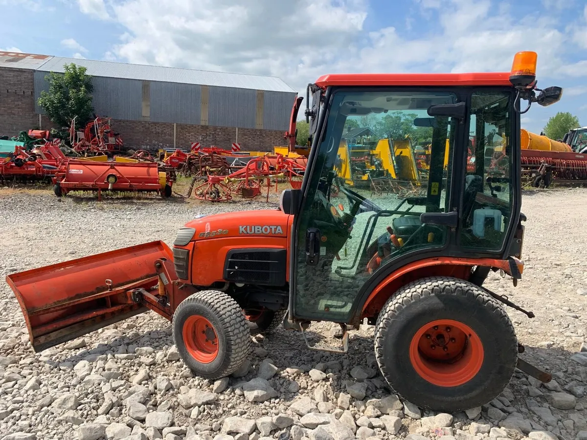 KUBOTA B2530 4WD COMPACT TRACTOR - Image 4
