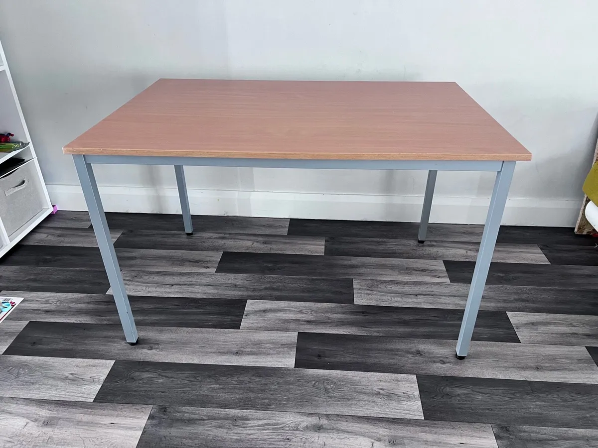5x Very sturdy desk/ table / office 120cm/76cm - Image 1