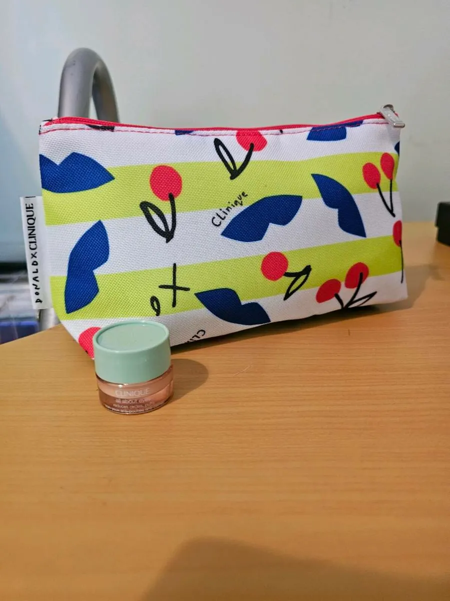 Clinique Items x 2 - Image 1