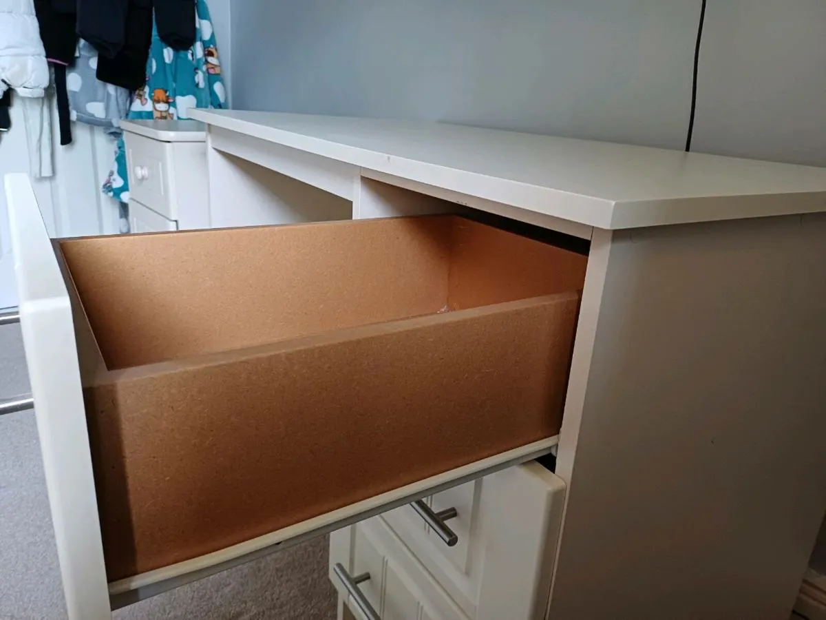 3 drawer desk and locker to match - Image 4