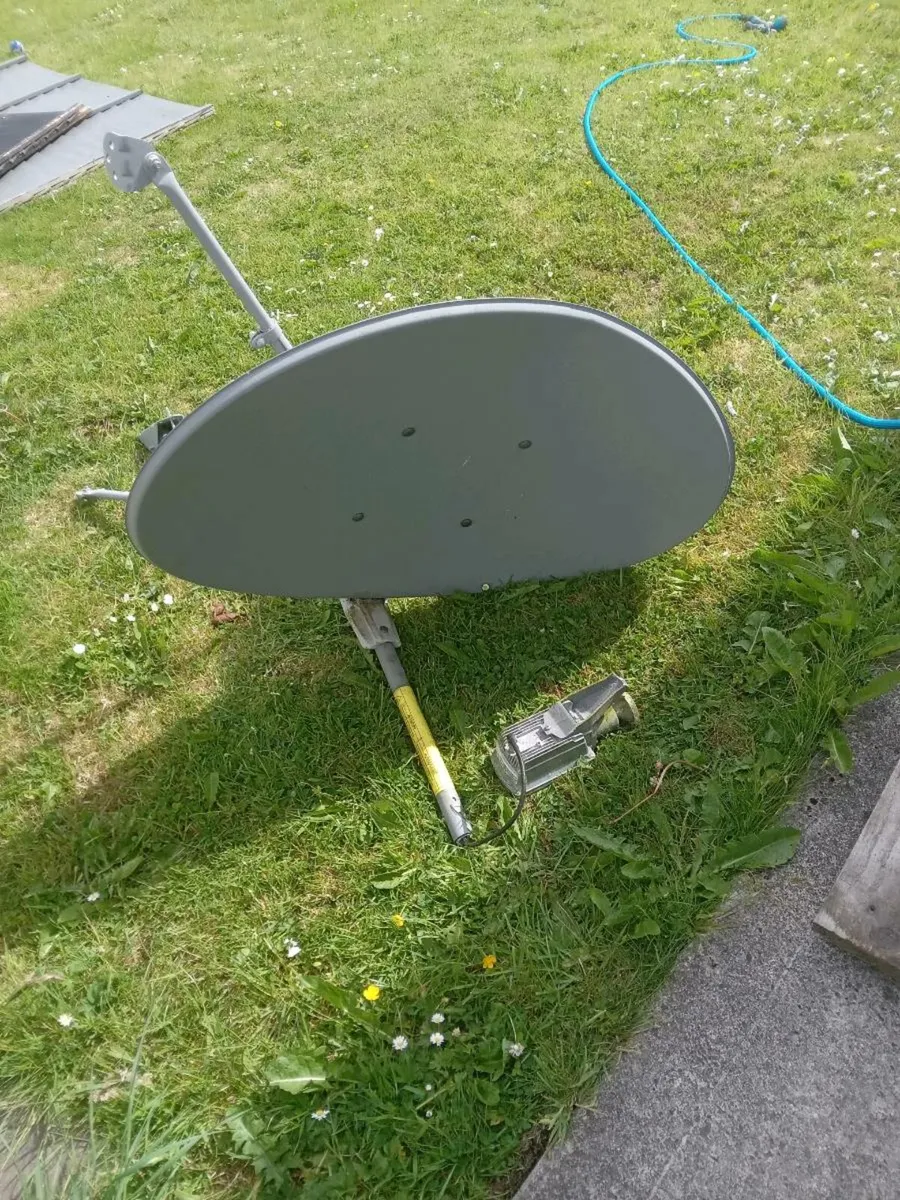 Satellite dish Free to take away - Image 1