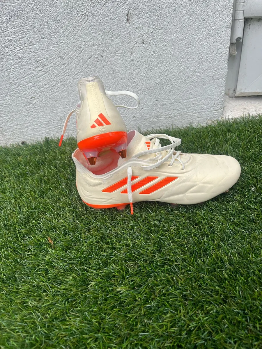 Football boots - Image 3