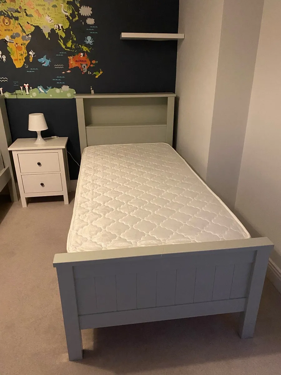 2 Single beds - Image 1