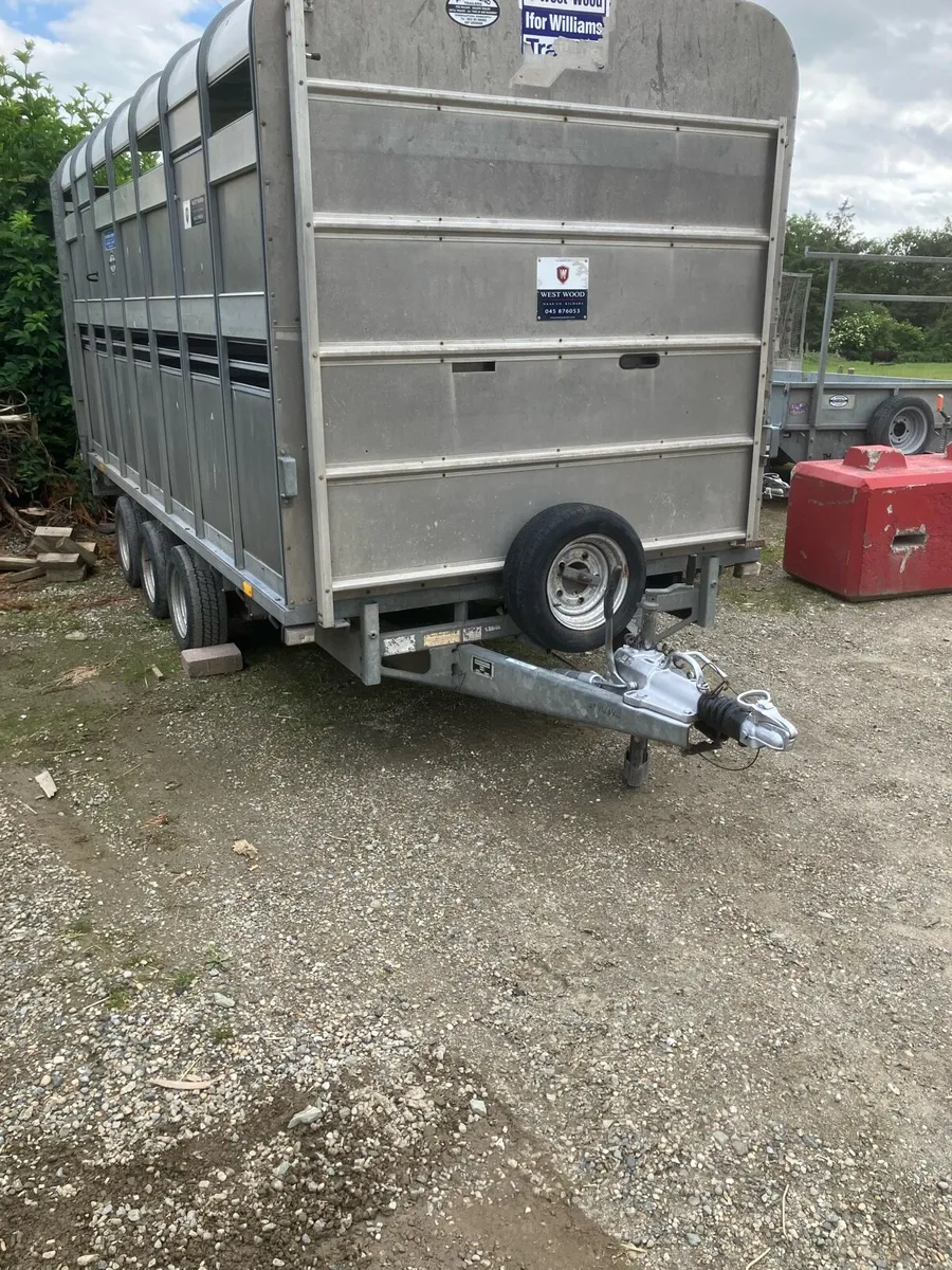 Trailer - Image 1