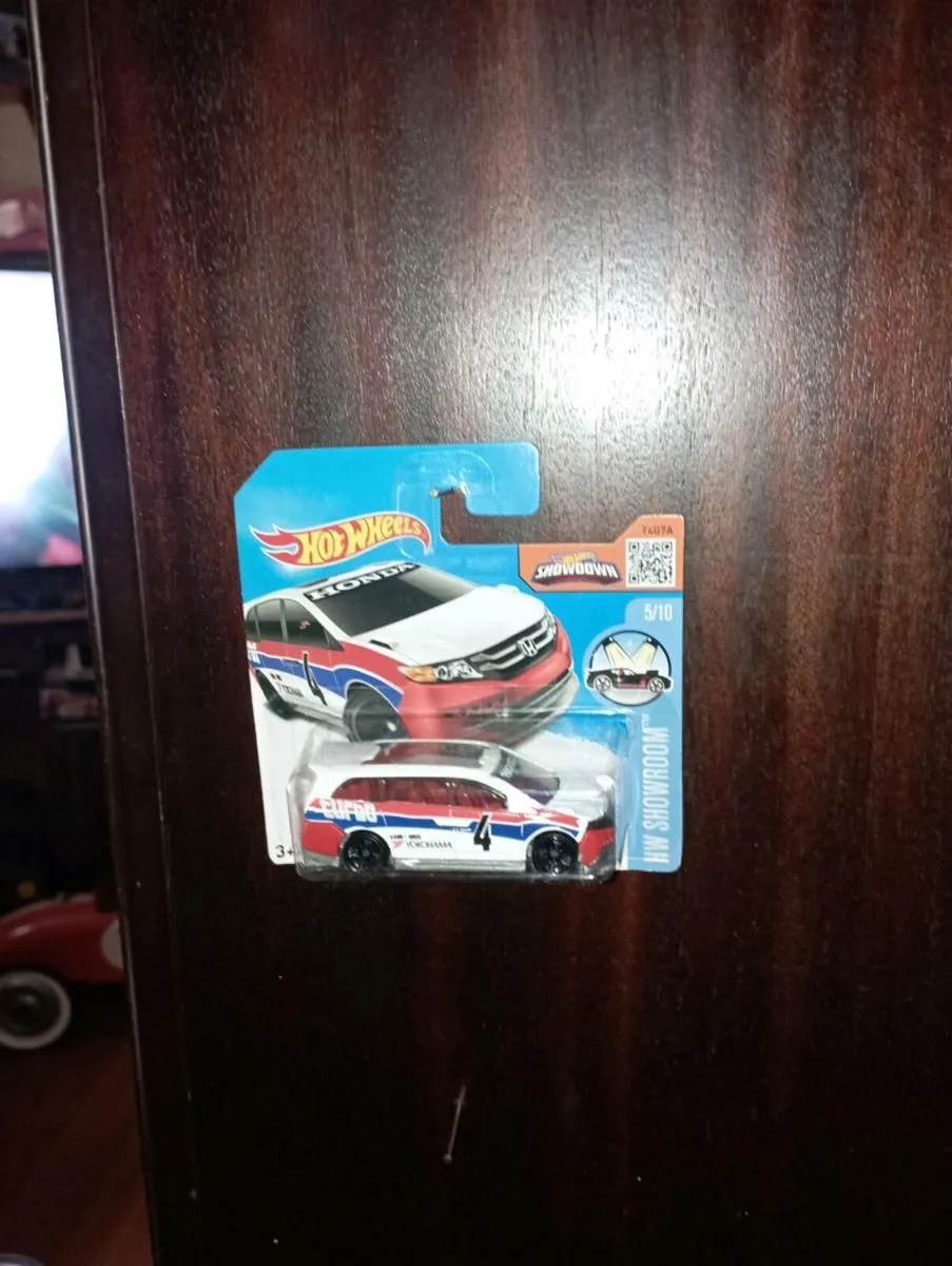 HOT WHEELS DIE-CAST MODLES CARS - Image 2