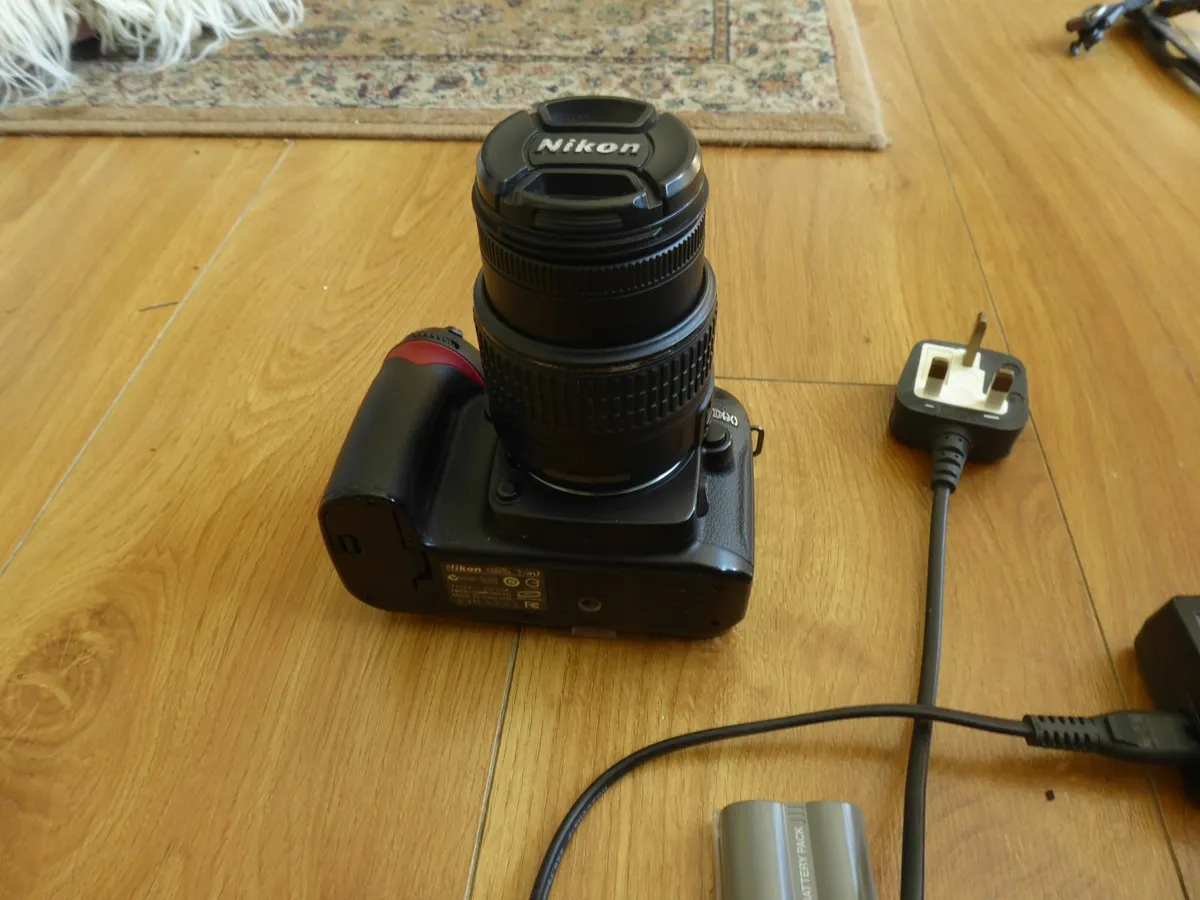 Nikon D-90 Digital camera with two batteries - Image 4