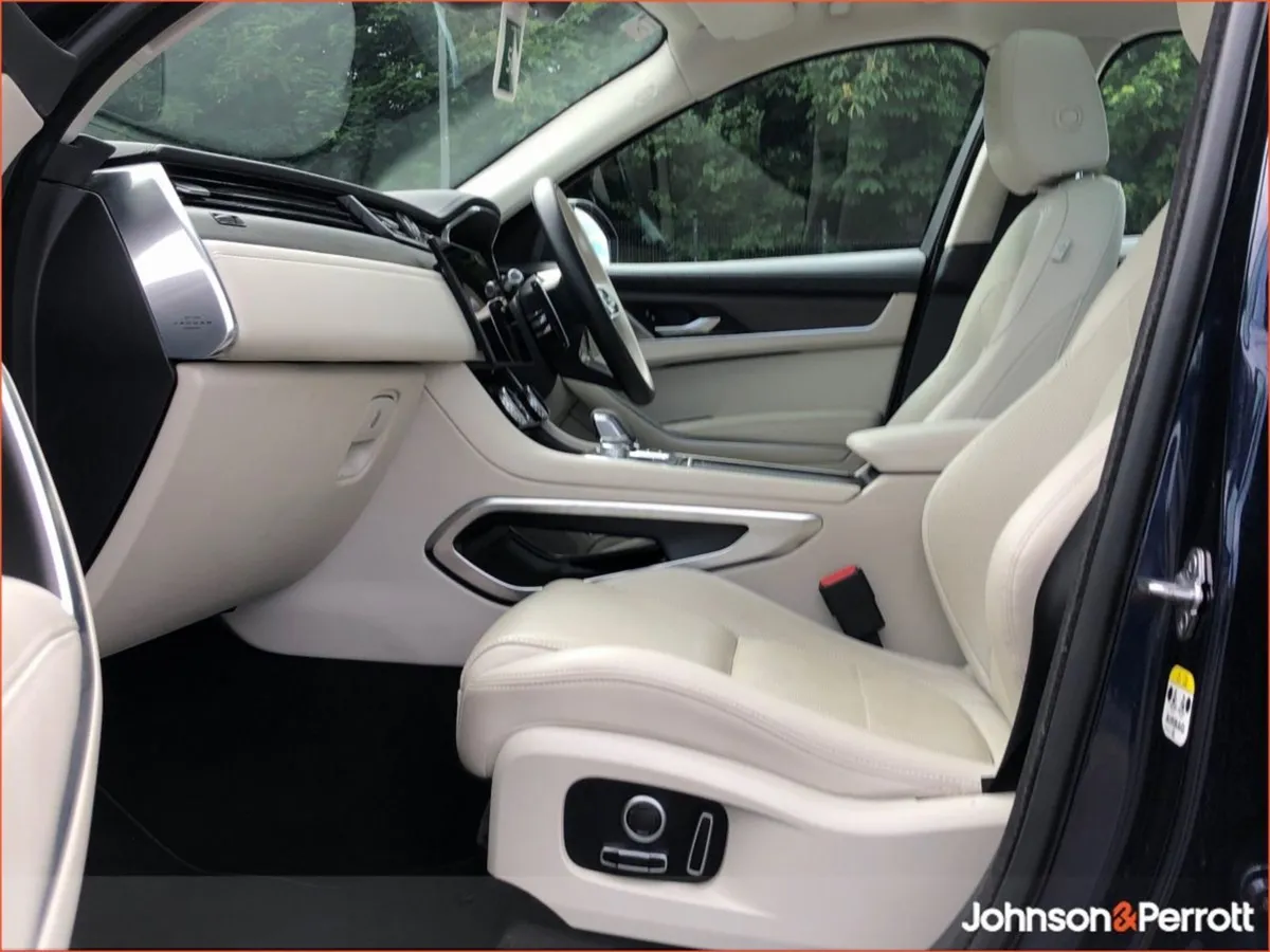 Jaguar F- PACE 2.0 I4 Phev 404 PS AWD Autostandard - Image 3