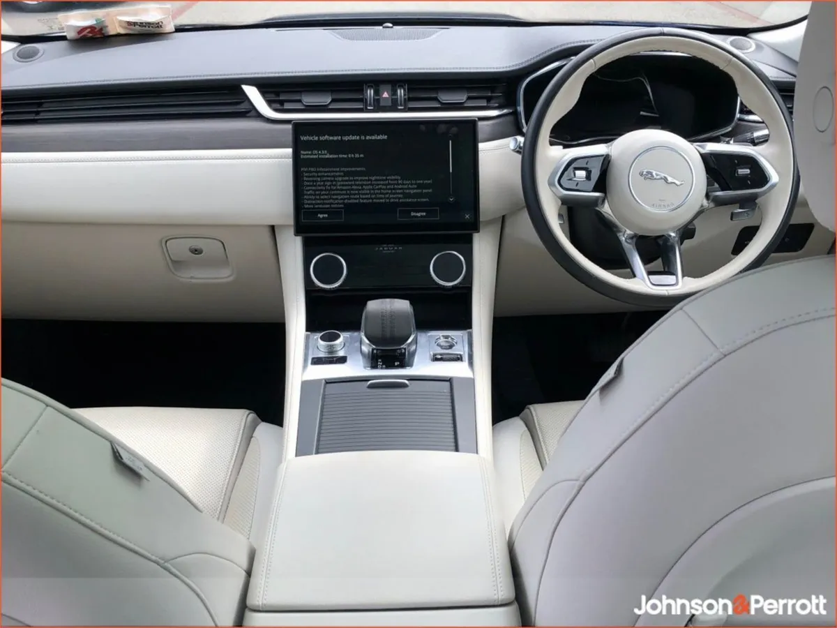 Jaguar F- PACE 2.0 I4 Phev 404 PS AWD Autostandard - Image 4