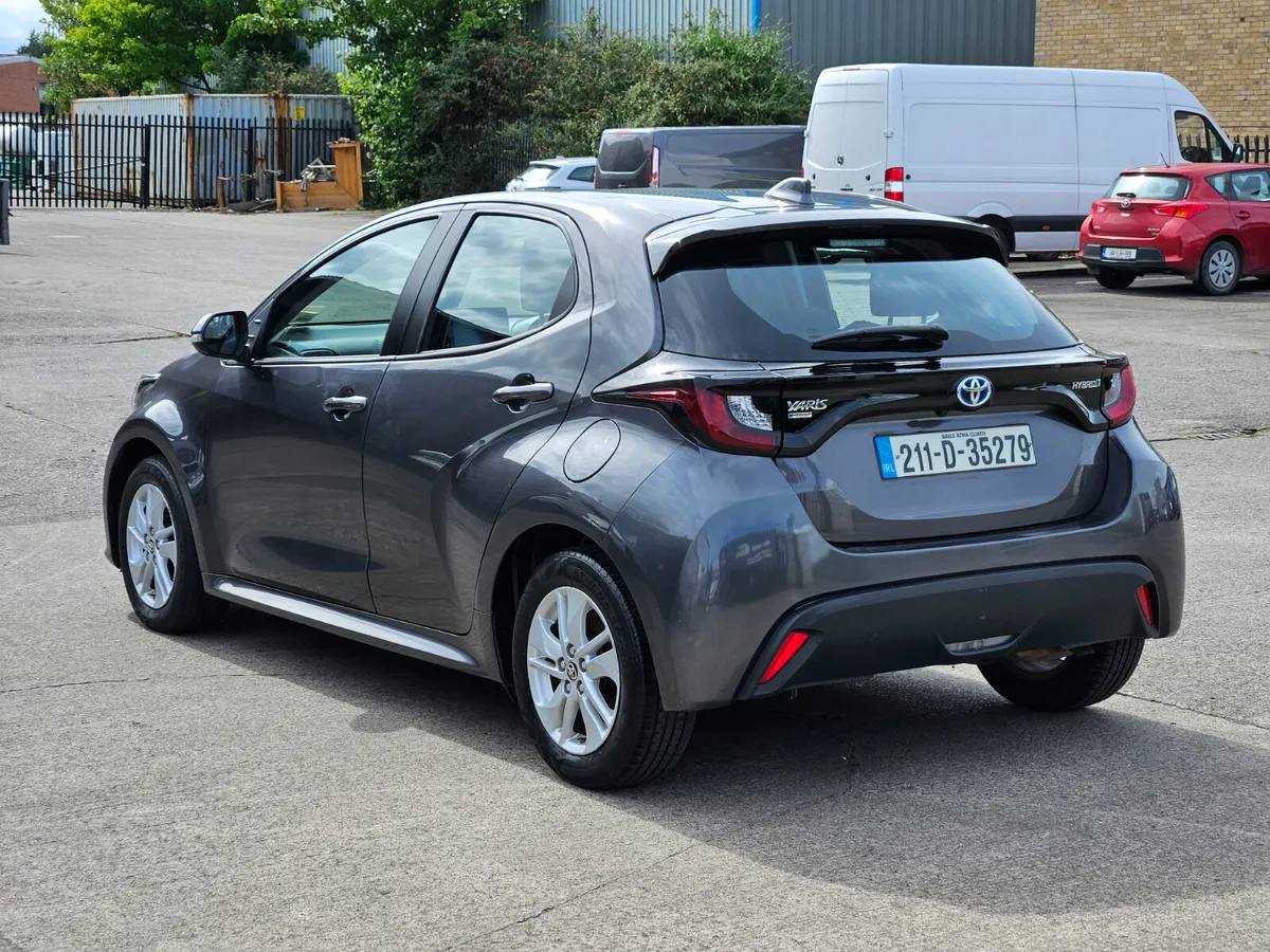 2021 Toyota Yaris 1.5 Hybrid Luna - Image 4