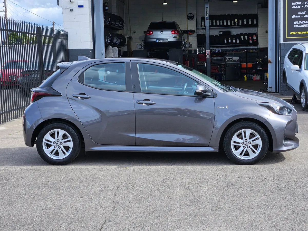2021 Toyota Yaris 1.5 Hybrid Luna - Image 2